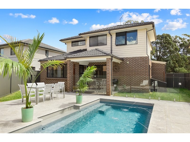 9 Rocklea Way, Ropes Crossing NSW 2760