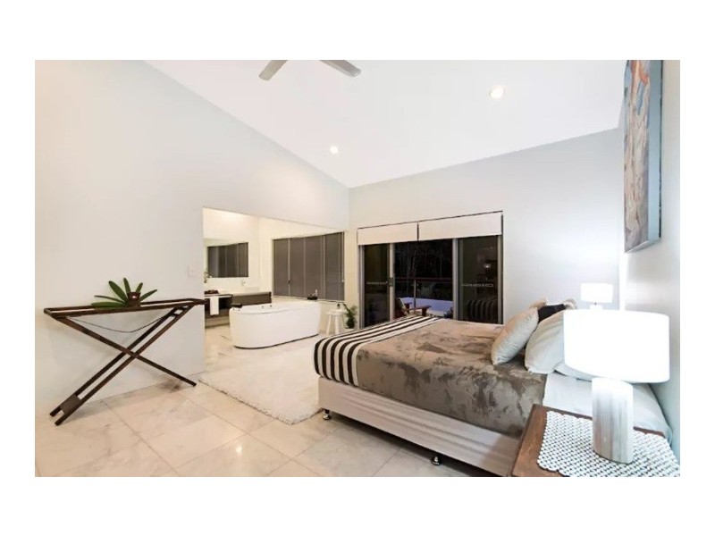 Palm Cove QLD 4879