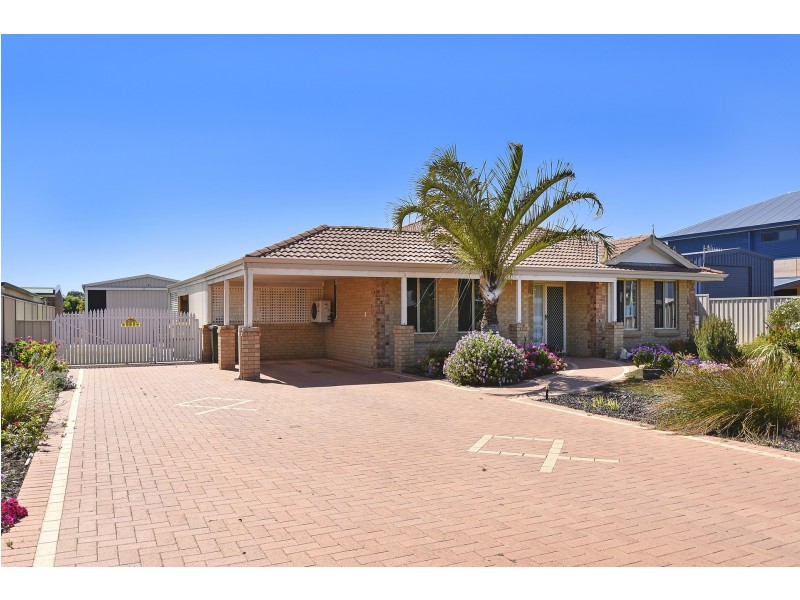 18 Heales Way, Green Head WA 6514