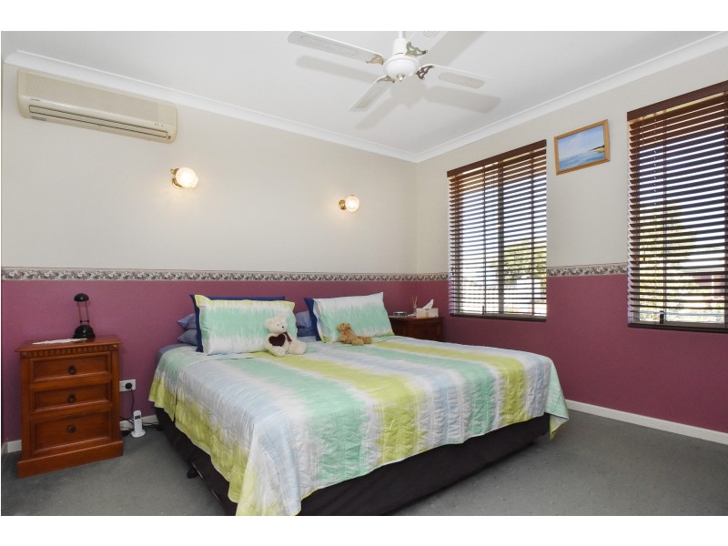 18 Heales Way, Green Head WA 6514