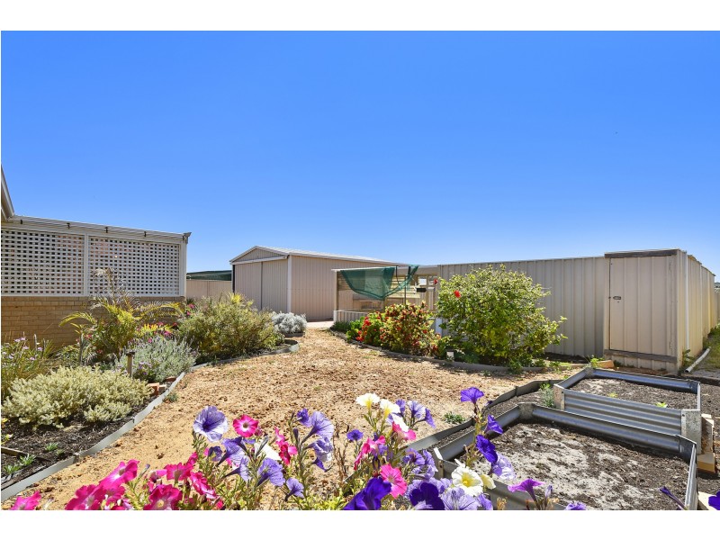 18 Heales Way, Green Head WA 6514