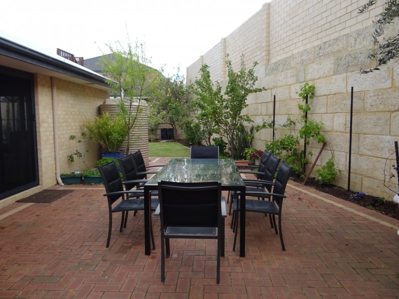 16 Mariners View, Mindarie WA 6030