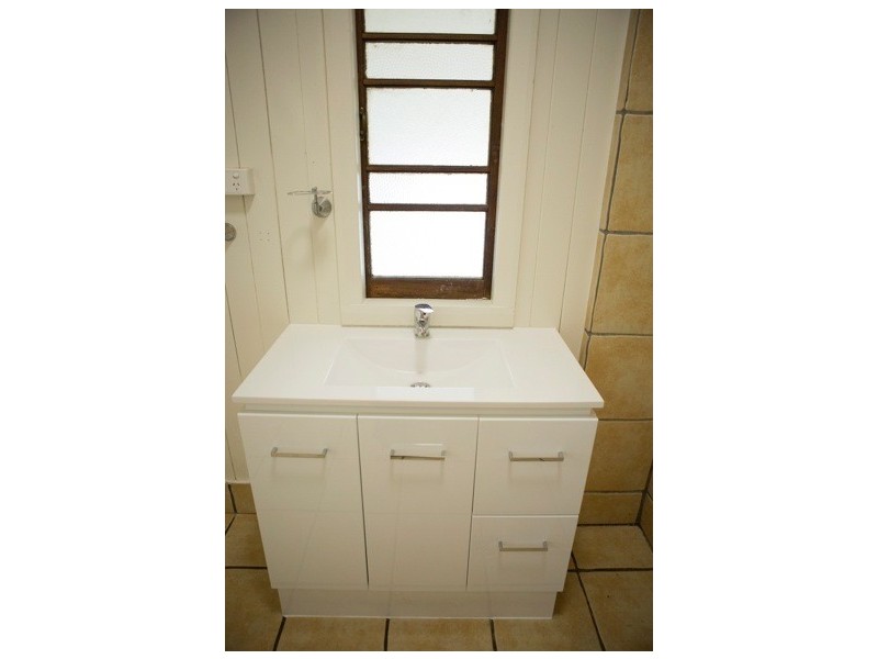 77 Meredith Road, Veteran QLD 4570