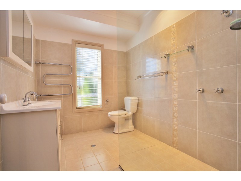 8 Old Coach Lane, Canina QLD 4570