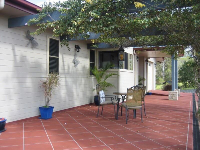 8 Old Coach Lane, Canina QLD 4570