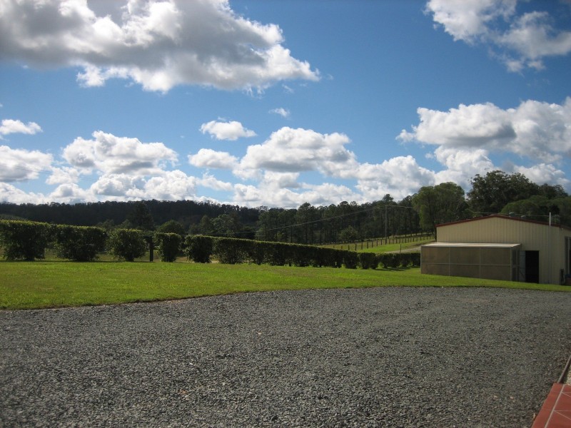 8 Old Coach Lane, Canina QLD 4570