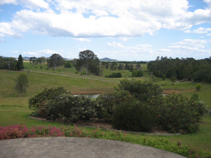 8 Old Coach Lane, Canina QLD 4570