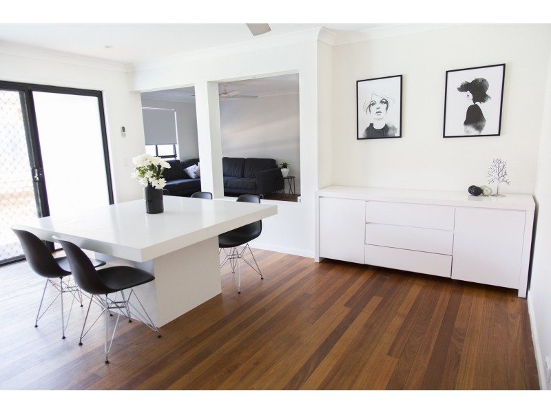 42 Bataan Circuit, Bateau Bay NSW 2261