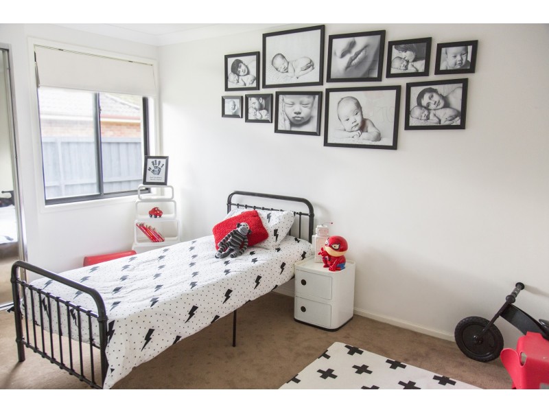 42 Bataan Circuit, Bateau Bay NSW 2261