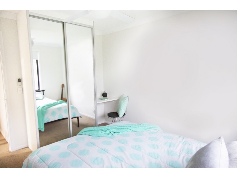 42 Bataan Circuit, Bateau Bay NSW 2261