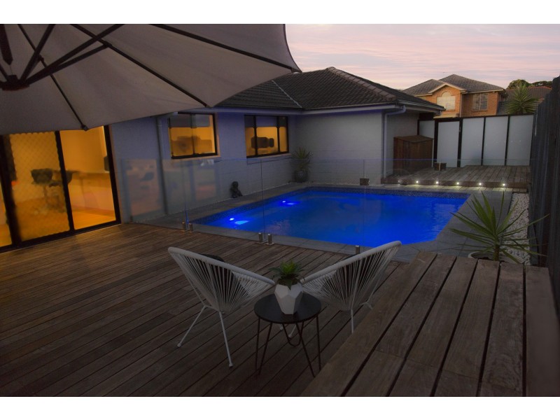 42 Bataan Circuit, Bateau Bay NSW 2261