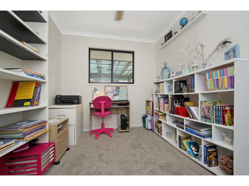 20  Eucumbene drive, Petrie QLD 4502