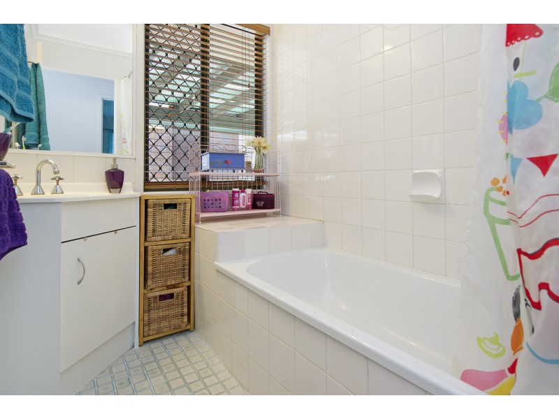 20  Eucumbene drive, Petrie QLD 4502