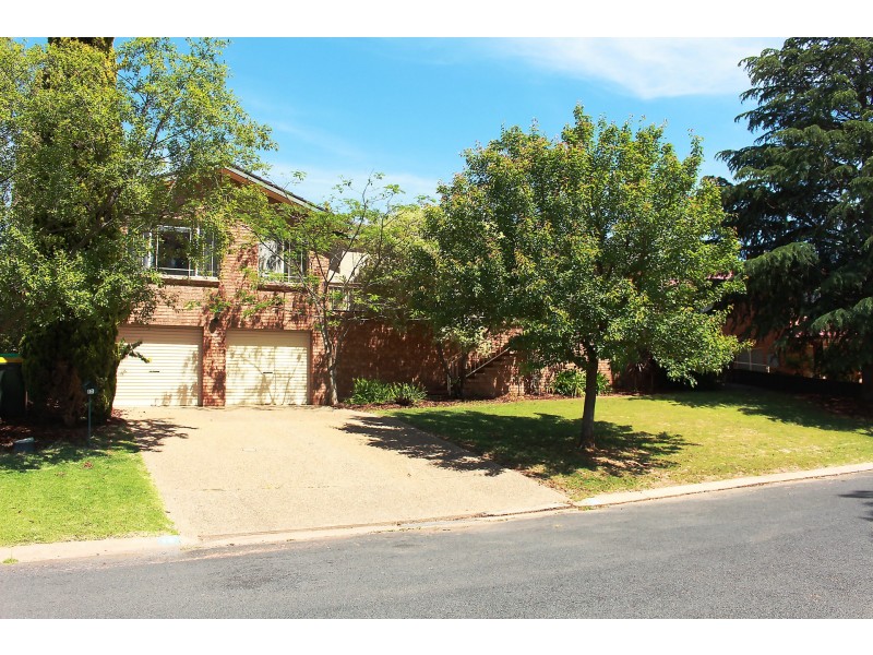 12 Anderson Avenue, Young NSW 2594