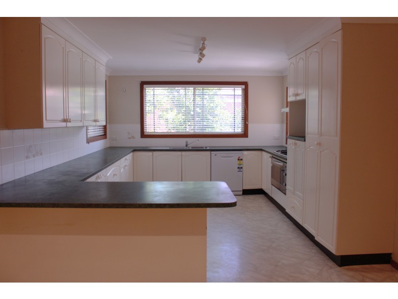 12 Anderson Avenue, Young NSW 2594