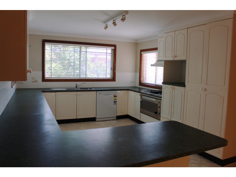 12 Anderson Avenue, Young NSW 2594