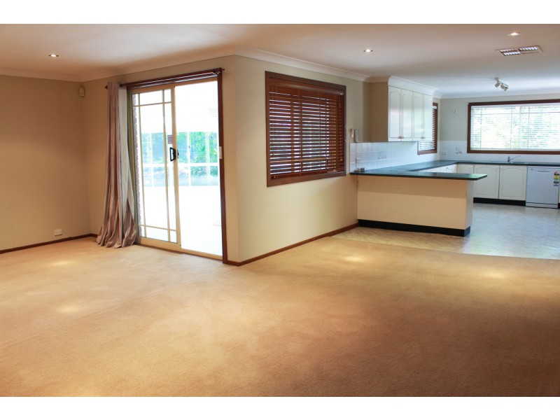12 Anderson Avenue, Young NSW 2594
