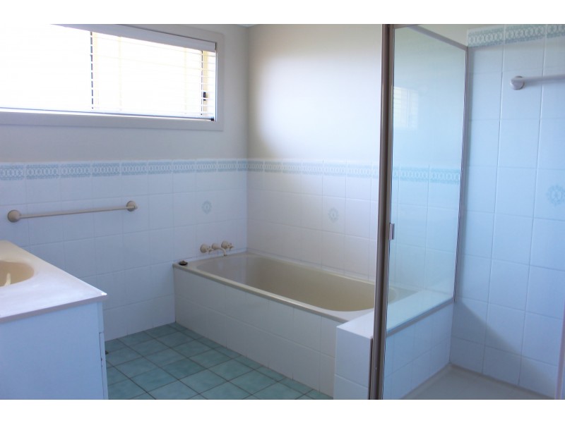 12 Anderson Avenue, Young NSW 2594