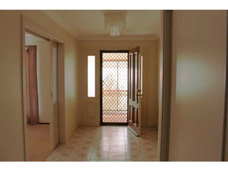 12 Anderson Avenue, Young NSW 2594
