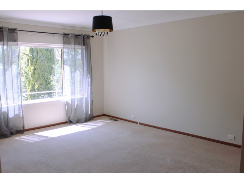 12 Anderson Avenue, Young NSW 2594