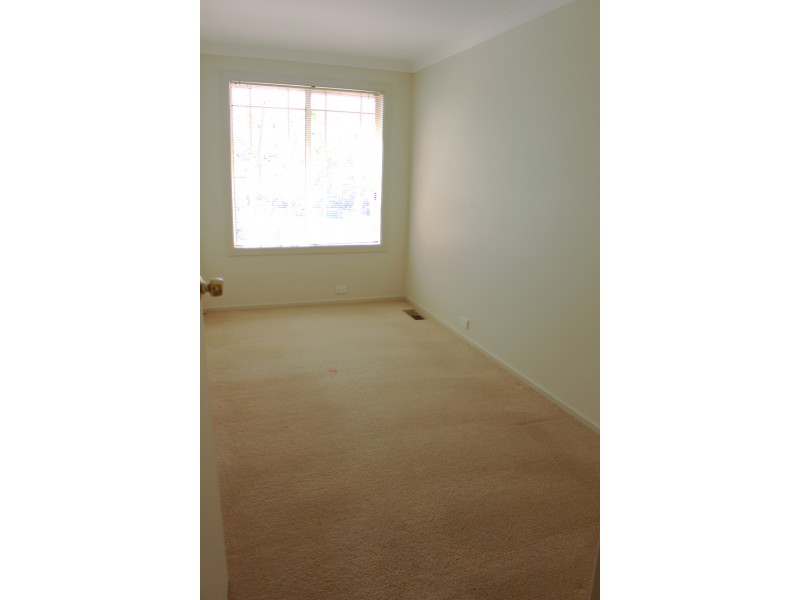 12 Anderson Avenue, Young NSW 2594
