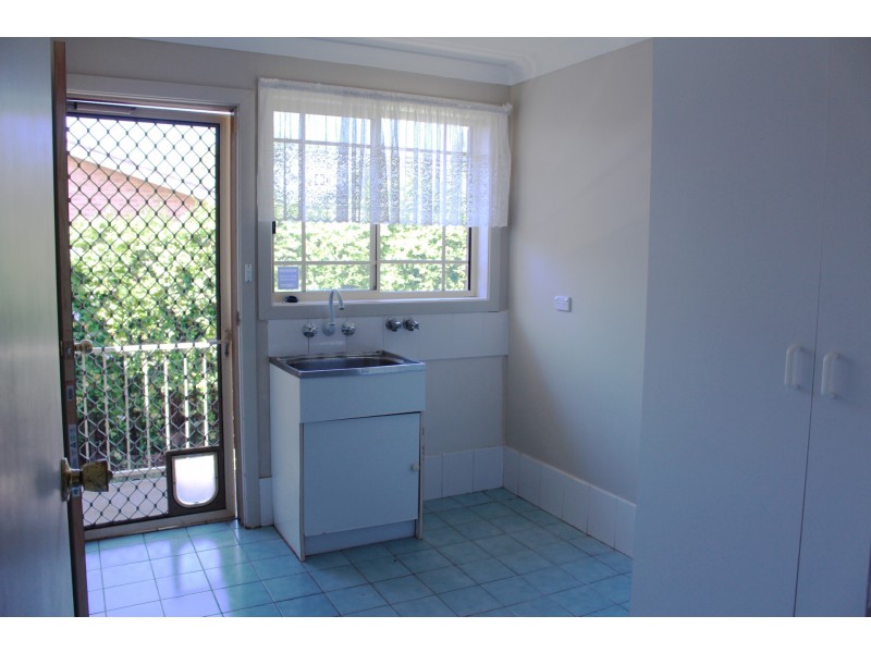 12 Anderson Avenue, Young NSW 2594