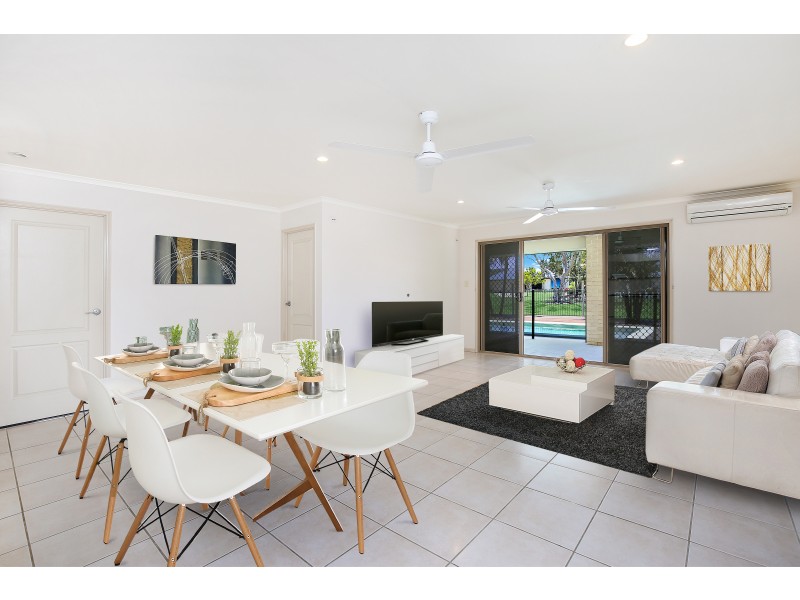11 Water Side Place, Little Mountain QLD 4551