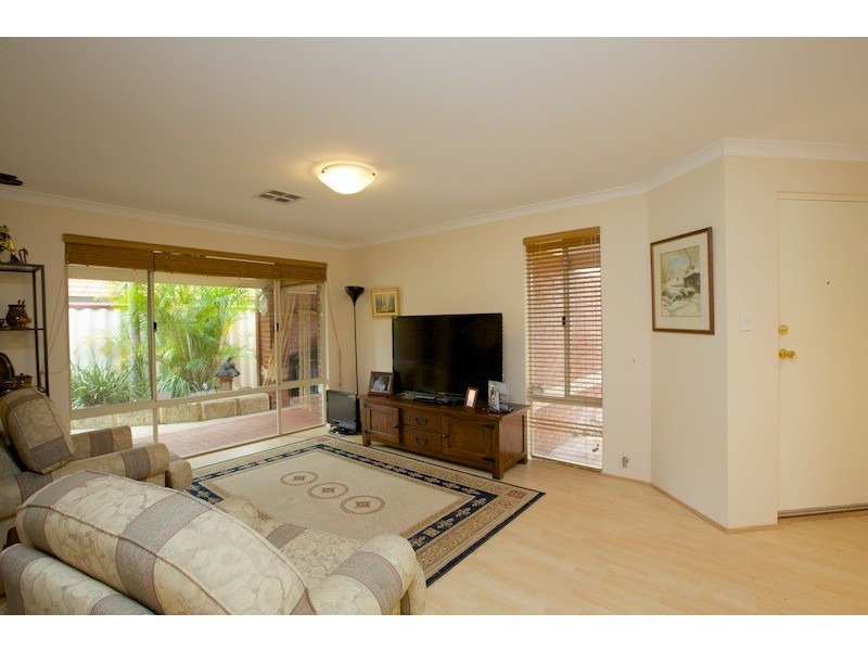 1 Sapium Way, Woodvale WA 6026