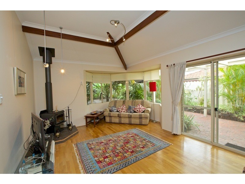 1 Sapium Way, Woodvale WA 6026