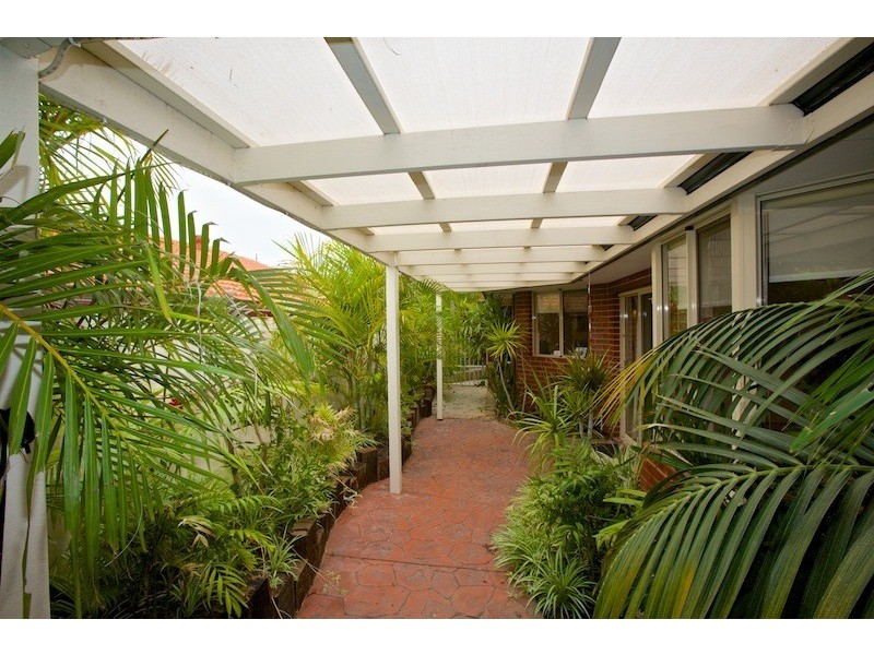 1 Sapium Way, Woodvale WA 6026