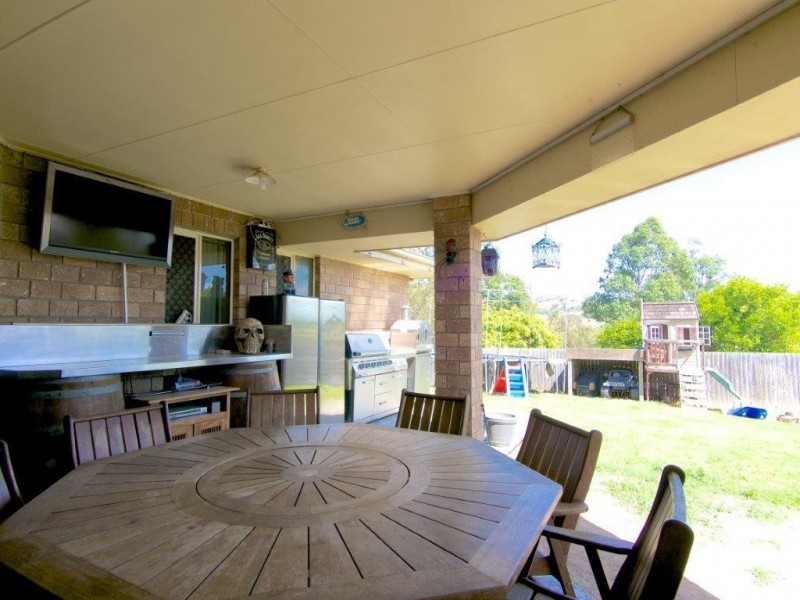 5 Banksia Court, Lowood QLD 4311