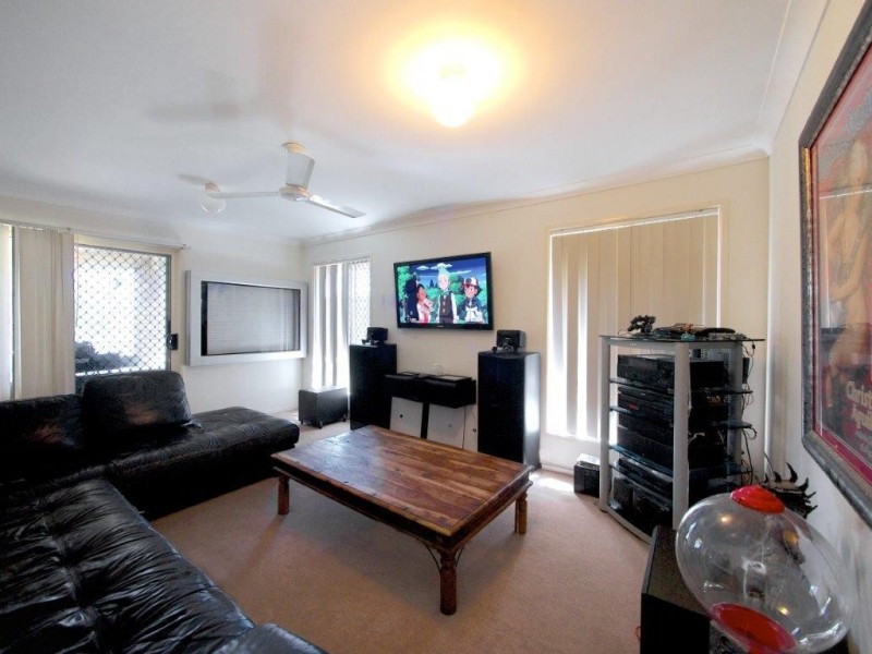 5 Banksia Court, Lowood QLD 4311