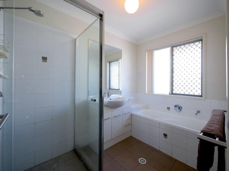 5 Banksia Court, Lowood QLD 4311