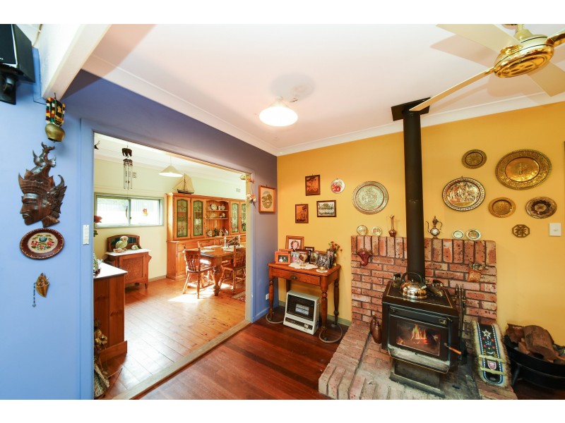 9 Davies Avenue, Springwood NSW 2777