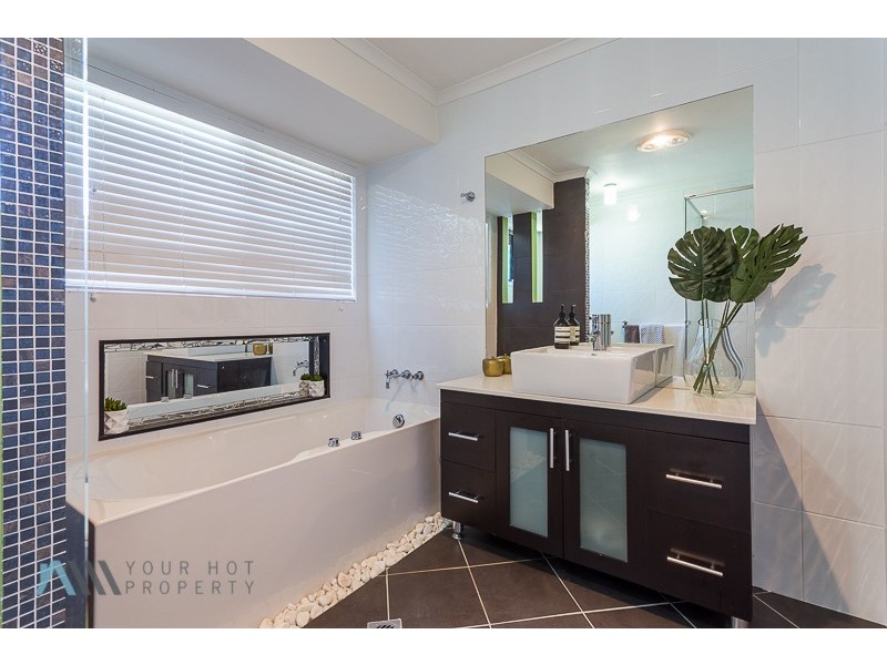 6 Hettwer Court, Victoria Point QLD 4165