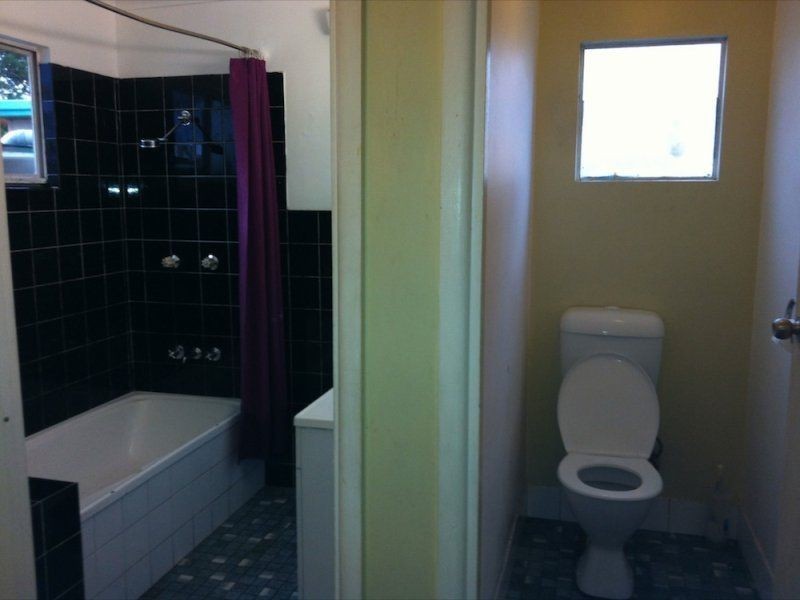 73 Bay Rd, Blue Bay NSW 2261