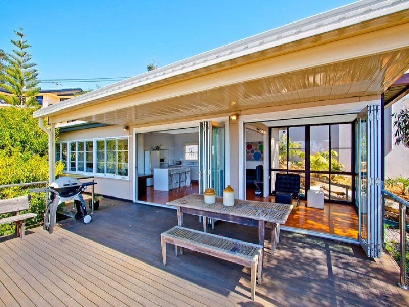 2 Austral Ave, Avoca Beach NSW 2251