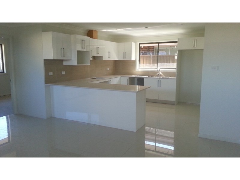 48 Bird Walton Avenue, Middleton Grange NSW 2171