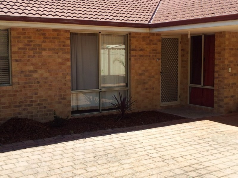 182B Hamilton Street, Queens Park WA 6107