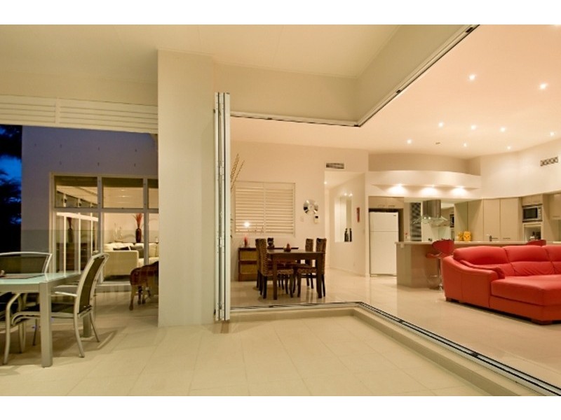 4 River Edge Court, Twin Waters QLD 4564