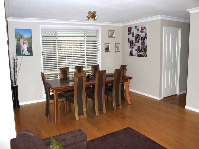 7 Wombeyan Court, Wattle Grove NSW 2173