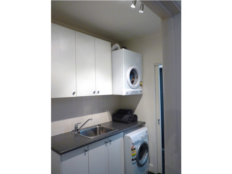 1/7 Kooyong Road, Caulfield North VIC 3161