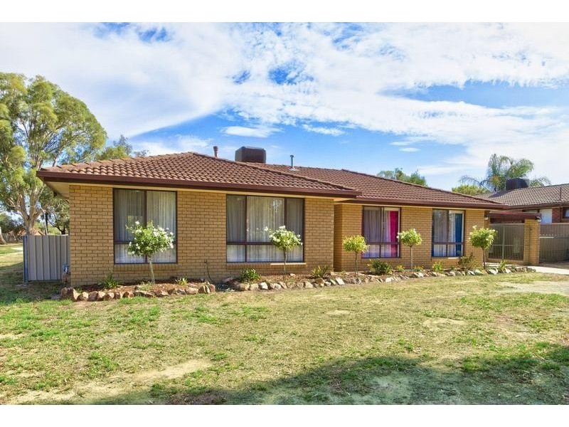 75 St Andrews Circuit, Thurgoona NSW 2640