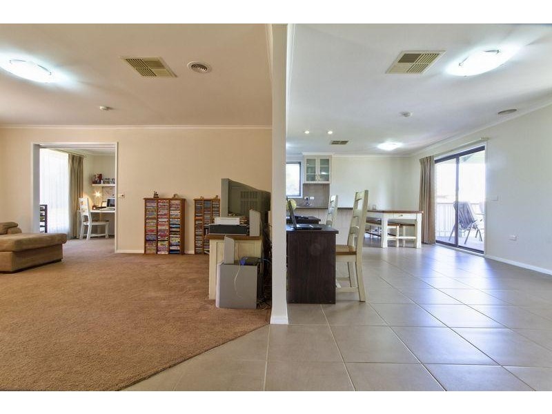 75 St Andrews Circuit, Thurgoona NSW 2640