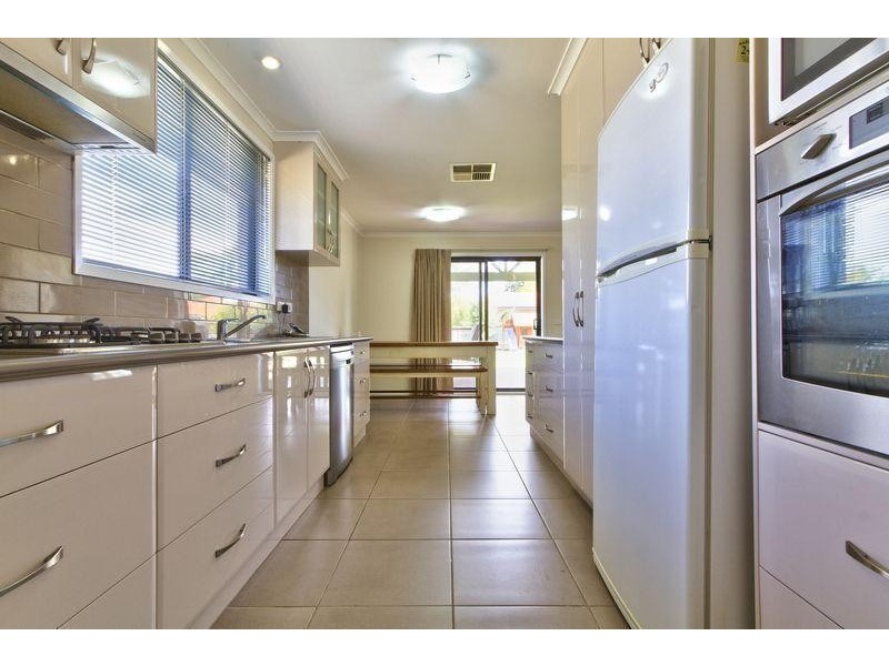 75 St Andrews Circuit, Thurgoona NSW 2640