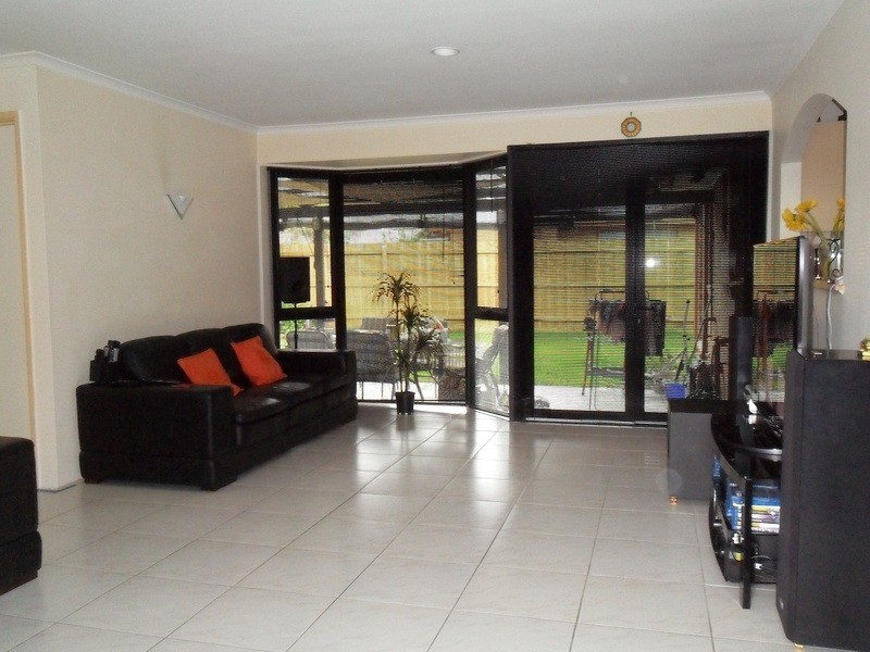 73 Shetland Street, Endeavour Hills VIC 3802