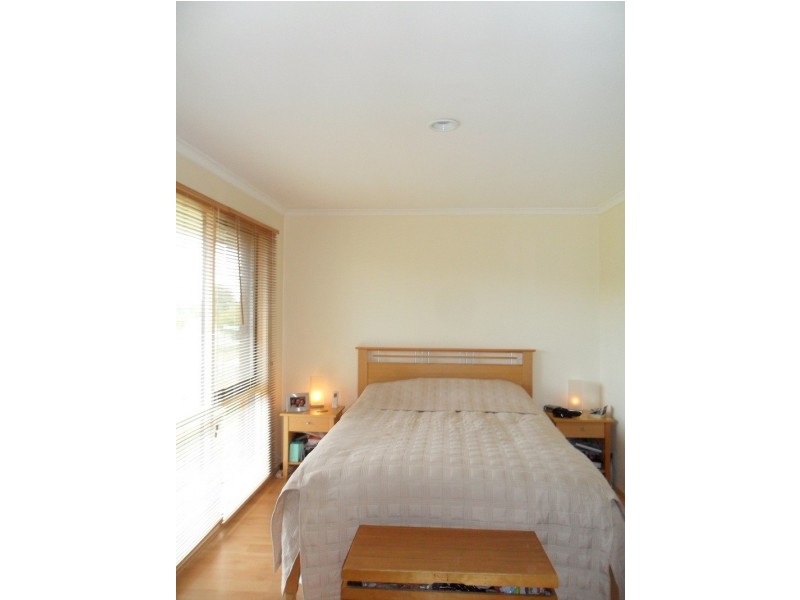 73 Shetland Street, Endeavour Hills VIC 3802