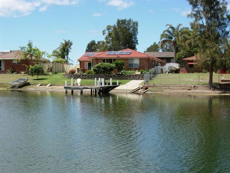 18 Plover Close, Sussex Inlet NSW 2540