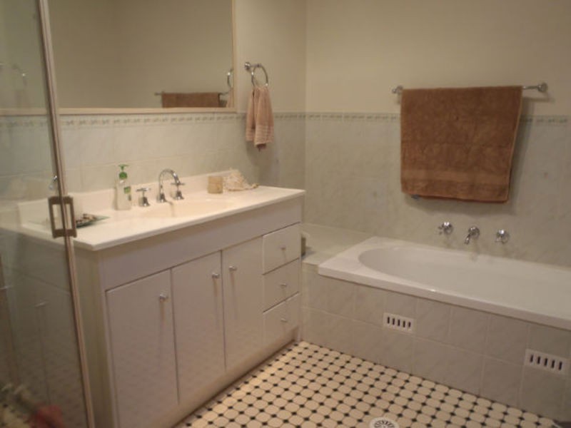 150 Australis Avenue, Wattle Grove NSW 2173