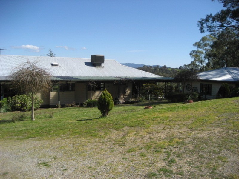 135 Beenak road, Yellingbo VIC 3139